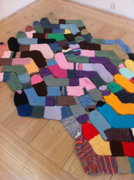 You Can Use Your Old Socks Very Creatively - DIY Discovers