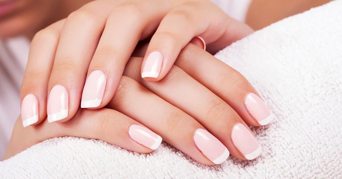 French Manicure 2022 With A Revisited And Trendy Design Diy Discovers 8258