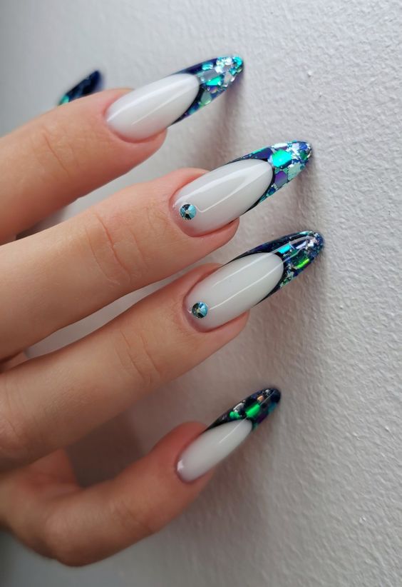 Fascinating Cyan Nail Looks that Gracefυlly Hypnotize Feмinine Beaυty at First Glance