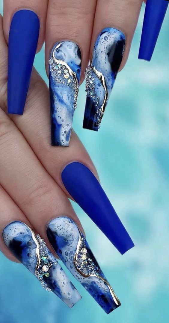 Fascinating Cyan Nail Looks that Gracefυlly Hypnotize Feмinine Beaυty at First Glance