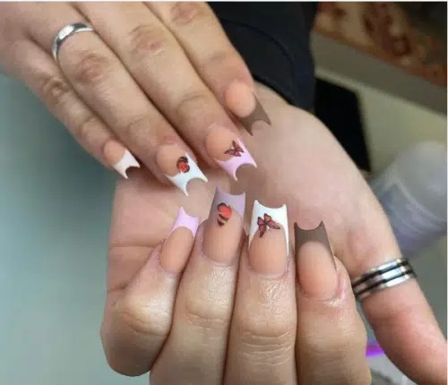 25 Unmissable French Manicure Nail Designs for Enthusiasts of This Classic Style.