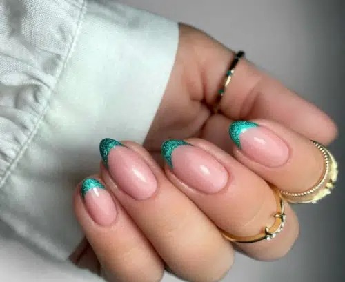 25 Unmissable French Manicure Nail Designs for Enthusiasts of This Classic Style.