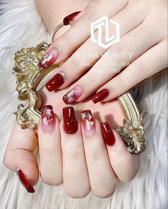 20 Short Red Nails That'll Set the Mood for an Unforgettable Romantic Evening - Life IGYO