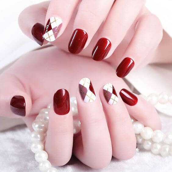 20 Short Red Nails That'll Set the Mood for an Unforgettable Romantic Evening - Life IGYO