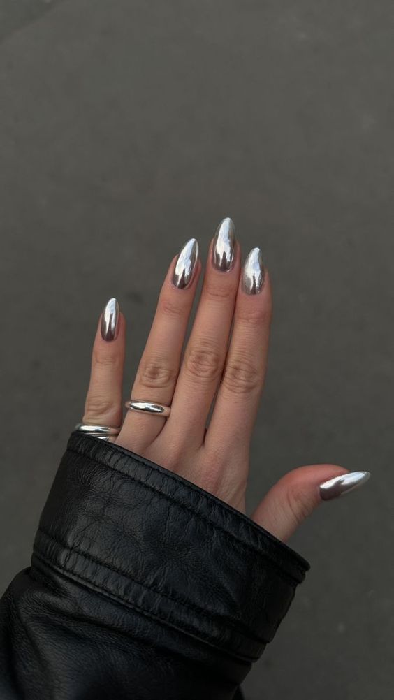 Radiant Reflections: 51+ Stunning Silver Nail Designs for a Sparkling Touch - Life IGYO