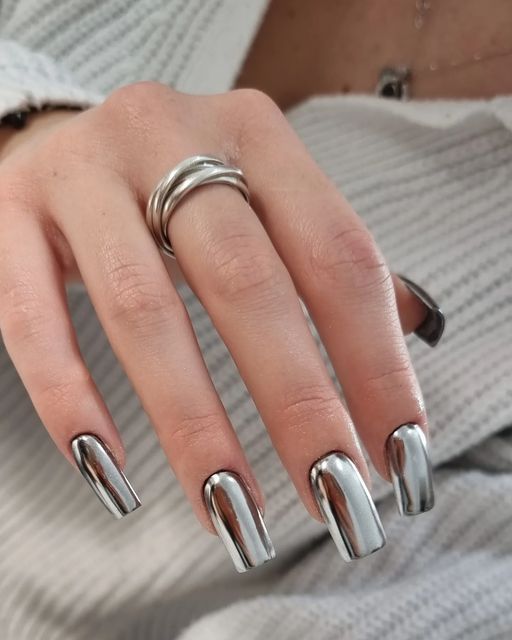 Radiant Reflections: 51+ Stunning Silver Nail Designs for a Sparkling Touch - Life IGYO