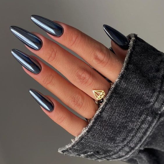 Radiant Reflections: 51+ Stunning Silver Nail Designs for a Sparkling Touch - Life IGYO