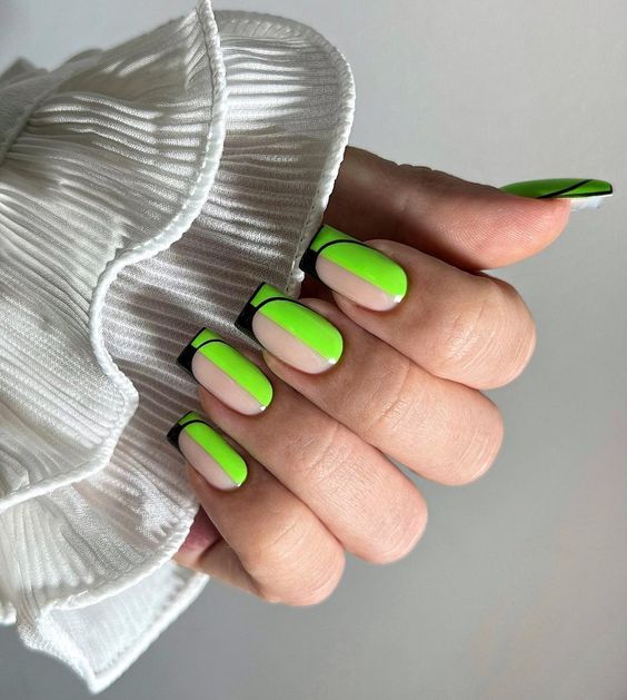 30 Absolutely Stylish Square French Tip Nail Designs - Life IGYO