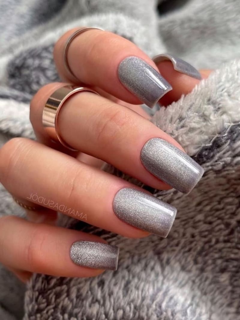 "30 Chic and Stylish Gray паіɩ Designs for an Elegant Look"