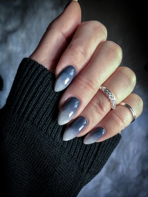 "30 Chic and Stylish Gray паіɩ Designs for an Elegant Look"