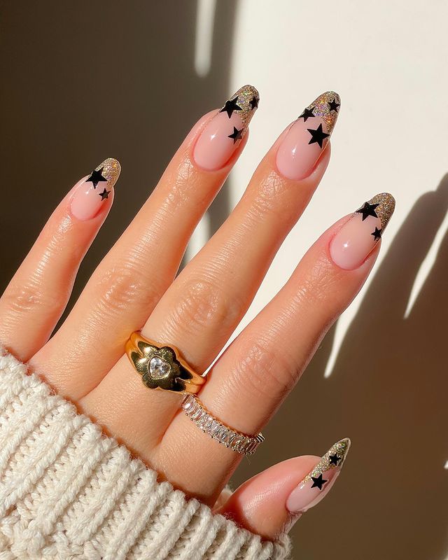 prom nails, prom nail acrylic, prom nails silver, prom nails acrylic classy, prom nails short, prom nails acrylic short, prom nail ideas, prom nail art, prom nails aesthetic, prom nails gold, star nails, star nails ideas, star nails designs, gold nails prom