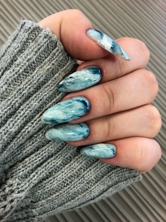 Embrace the Season with Stunning Blue Winter Nails – HUYENHUYEN