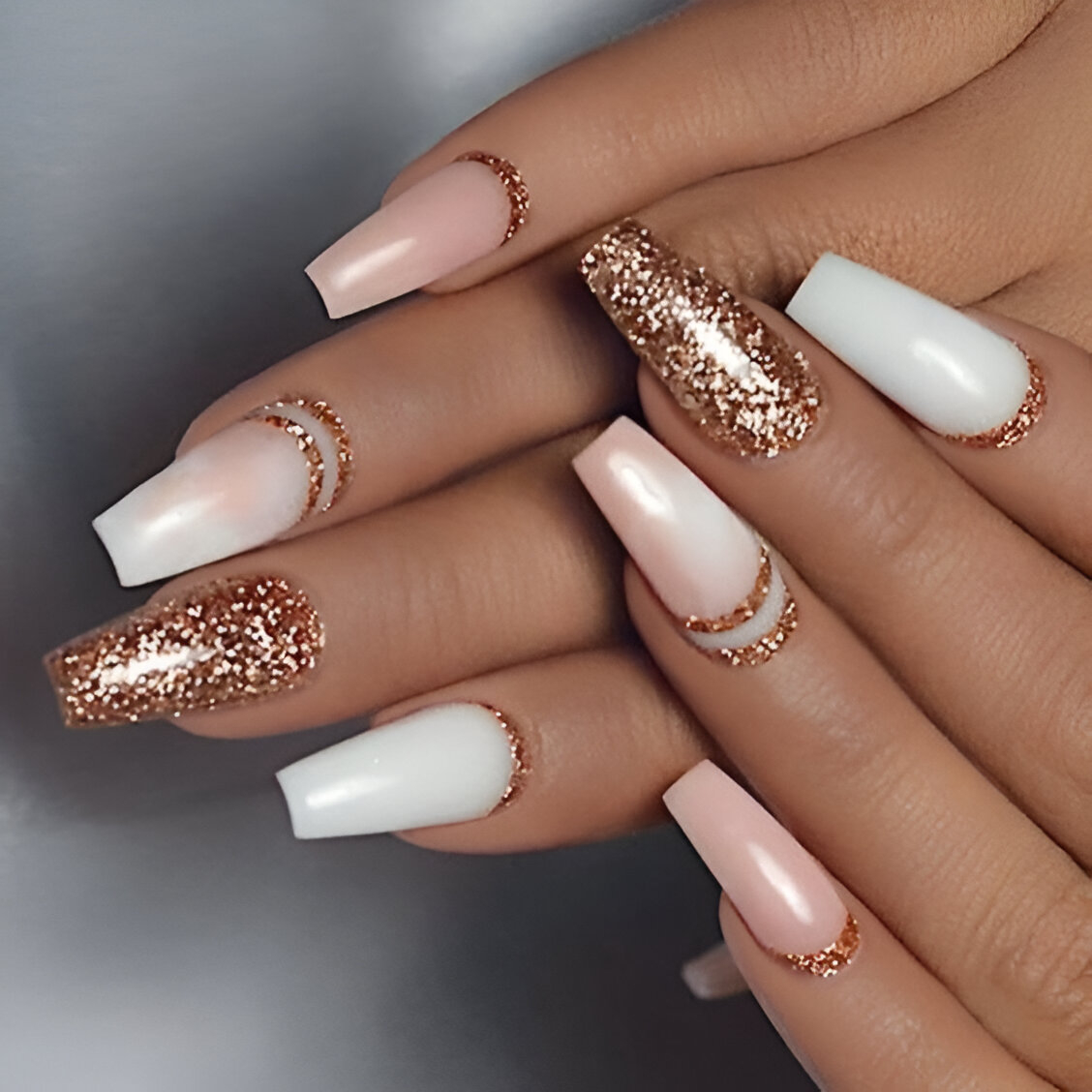 30 Elegant White And Gold Nail Ideas For Chic Ladies