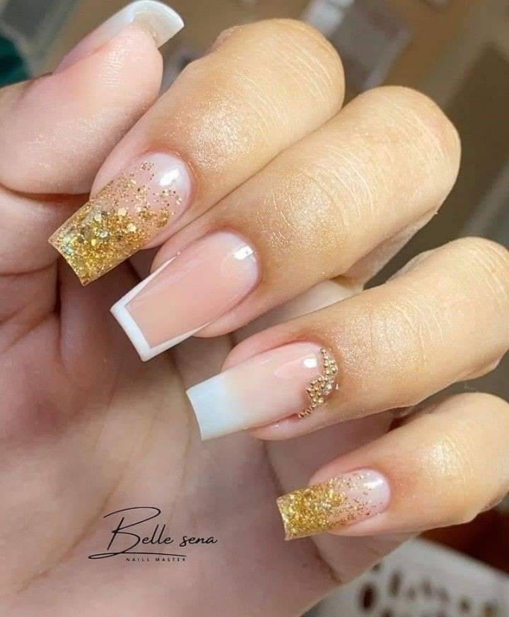 30 Elegant White And Gold Nail Ideas For Chic Ladies