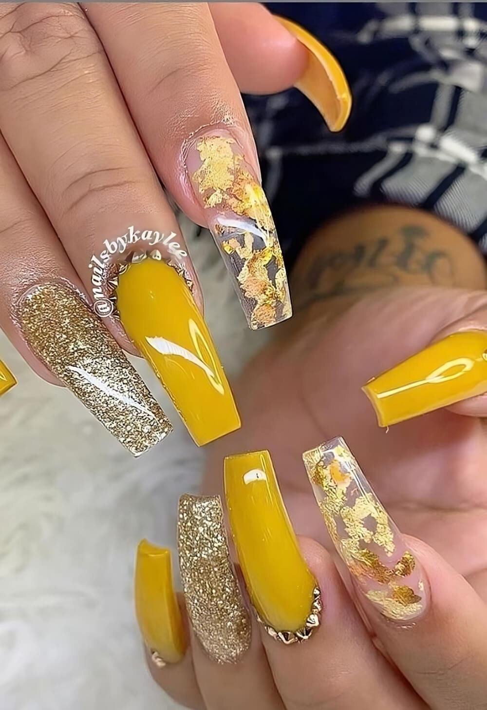 40 Stunning Yellow Acrylic Nails To Shine All Year Long