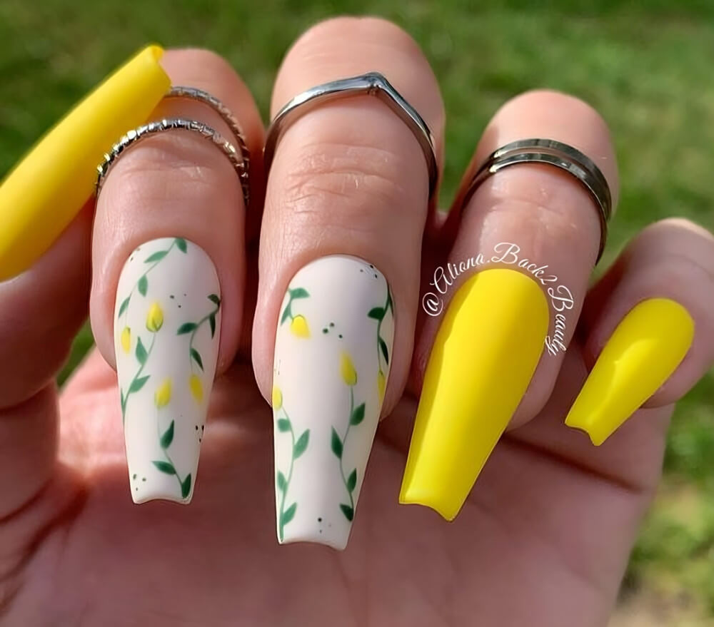 40 Stunning Yellow Acrylic Nails To Shine All Year Long