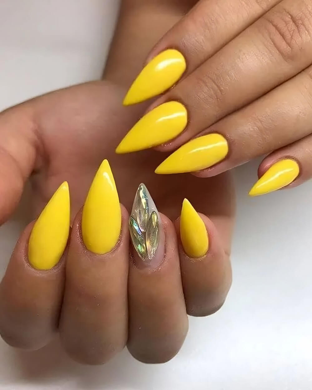 40 Stunning Yellow Acrylic Nails To Shine All Year Long