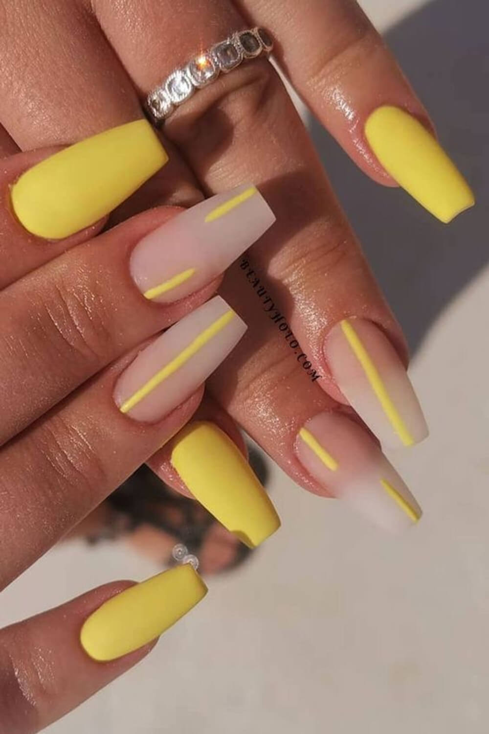 40 Stunning Yellow Acrylic Nails To Shine All Year Long