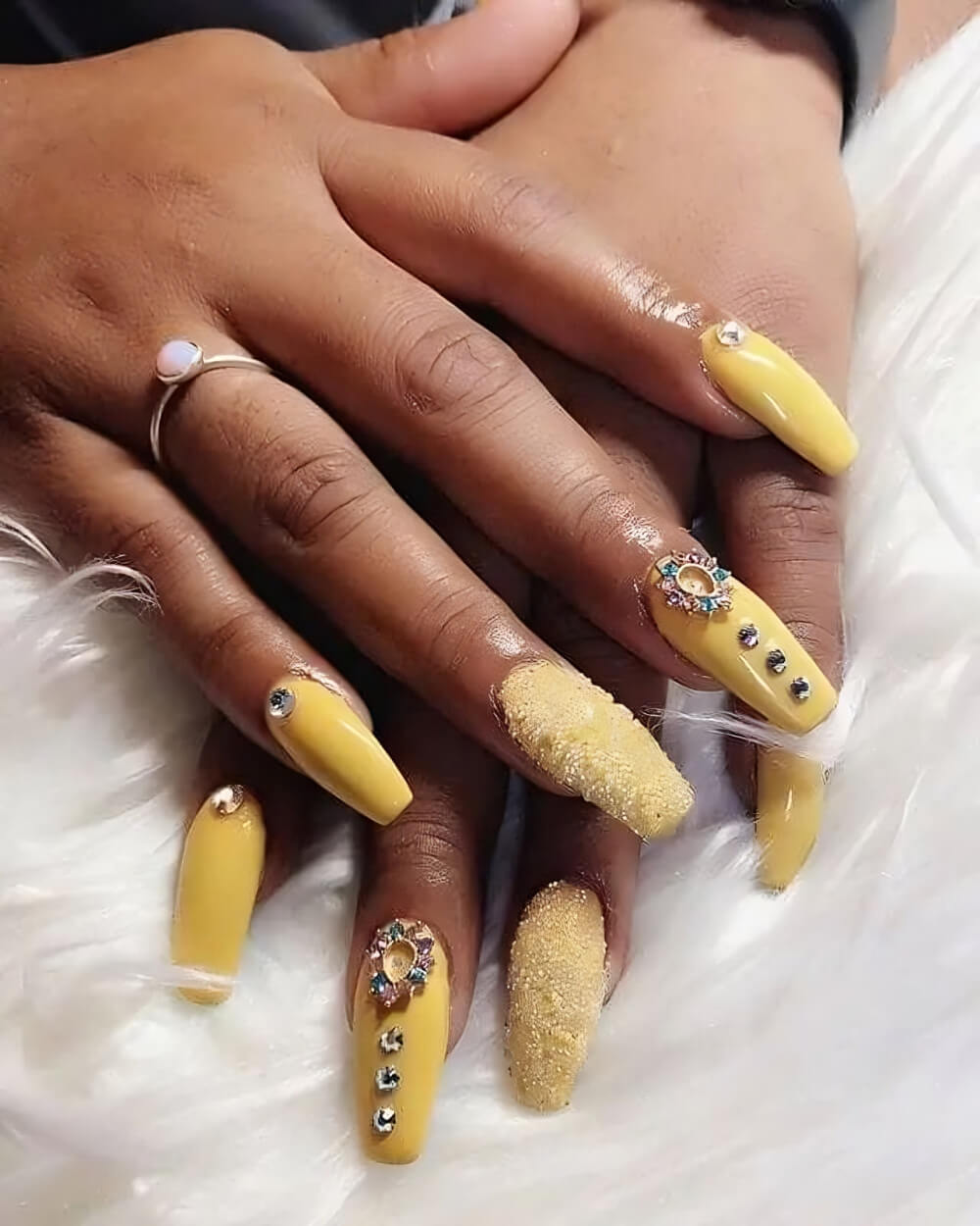 40 Stunning Yellow Acrylic Nails To Shine All Year Long