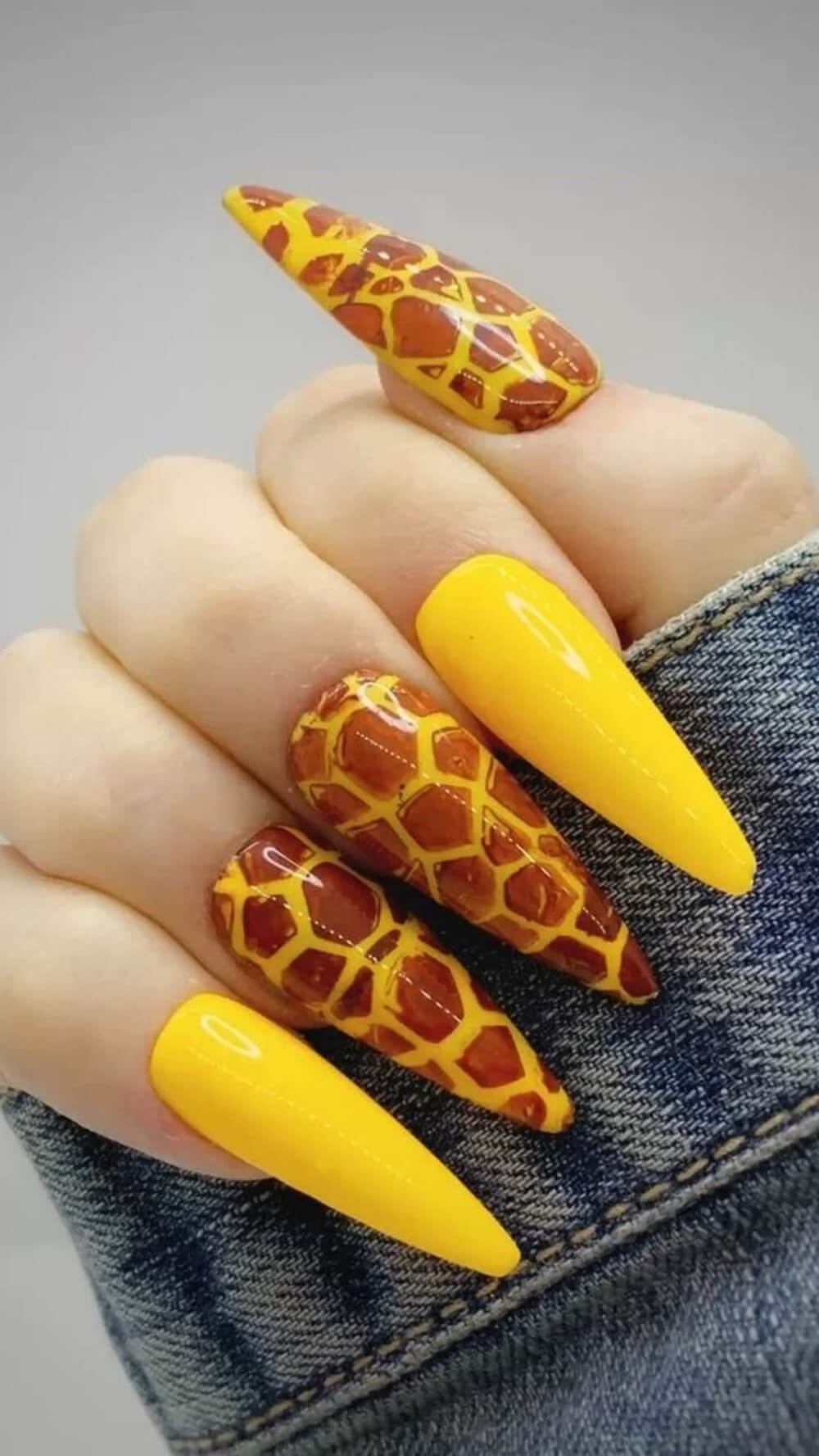 40 Stunning Yellow Acrylic Nails To Shine All Year Long