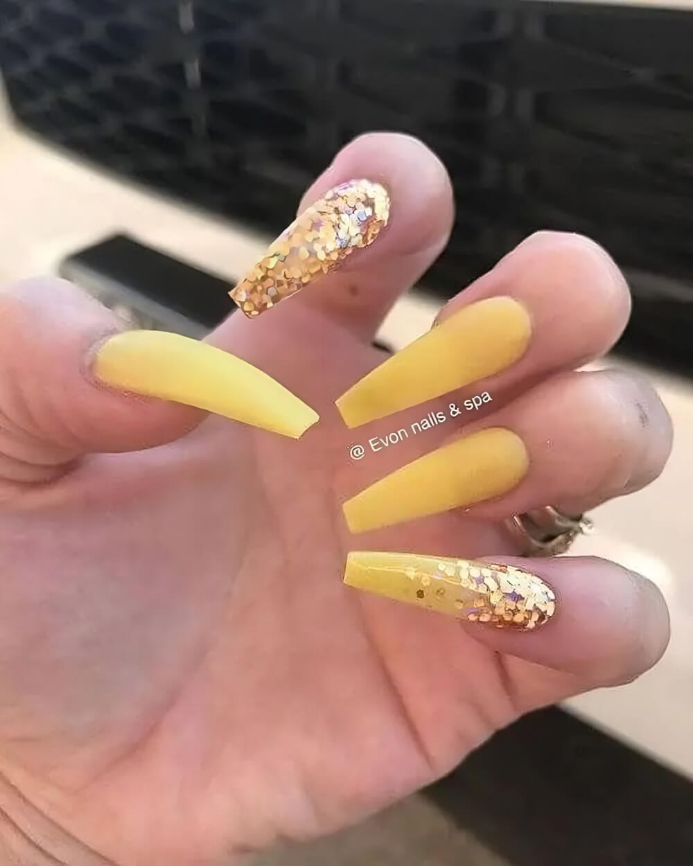 40 Stunning Yellow Acrylic Nails To Shine All Year Long