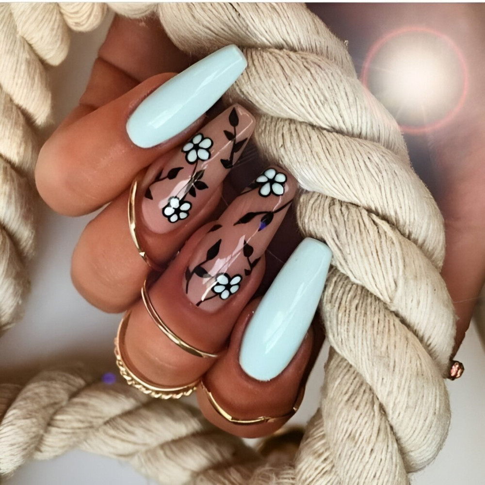 45 Feminine Nail Art Ideas To Turn Your Hands Into Flowers