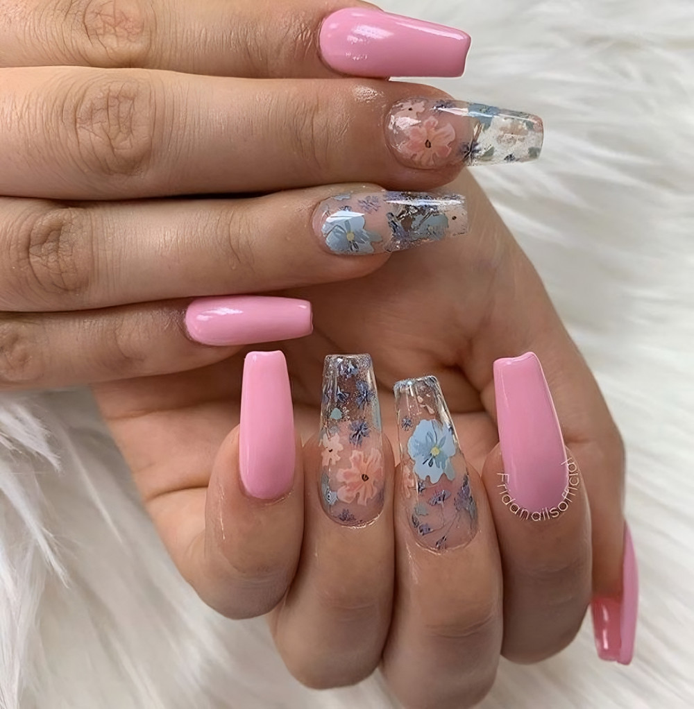 45 Feminine Nail Art Ideas To Turn Your Hands Into Flowers