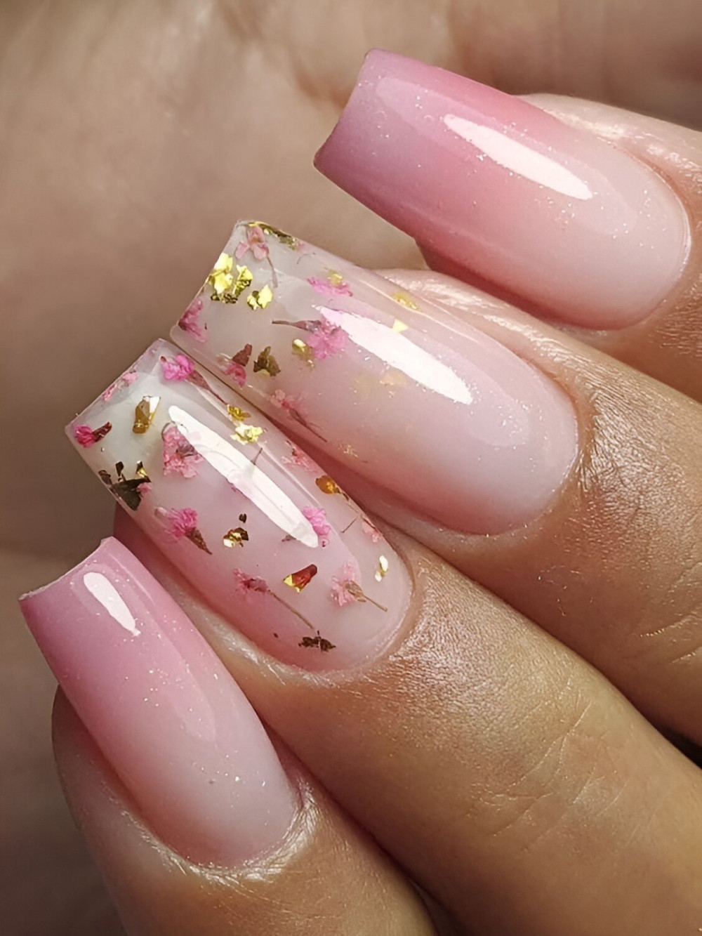 45 Feminine Nail Art Ideas To Turn Your Hands Into Flowers