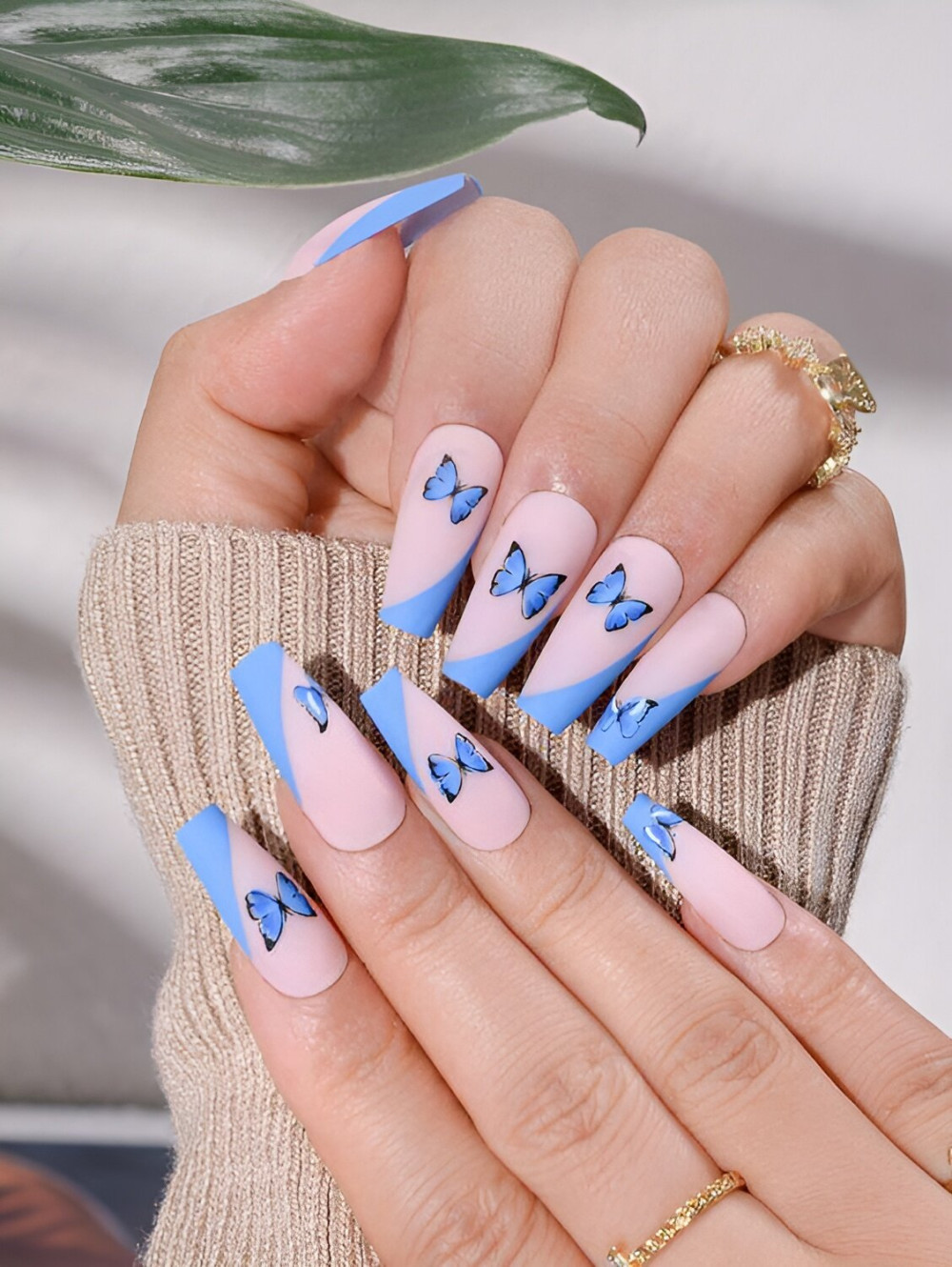 45 Feminine Nail Art Ideas To Turn Your Hands Into Flowers