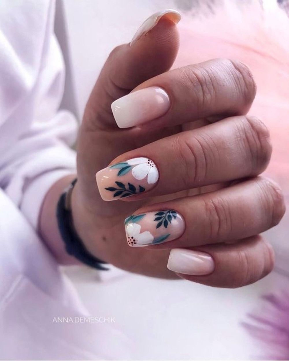 45 Feminine Nail Art Ideas To Turn Your Hands Into Flowers