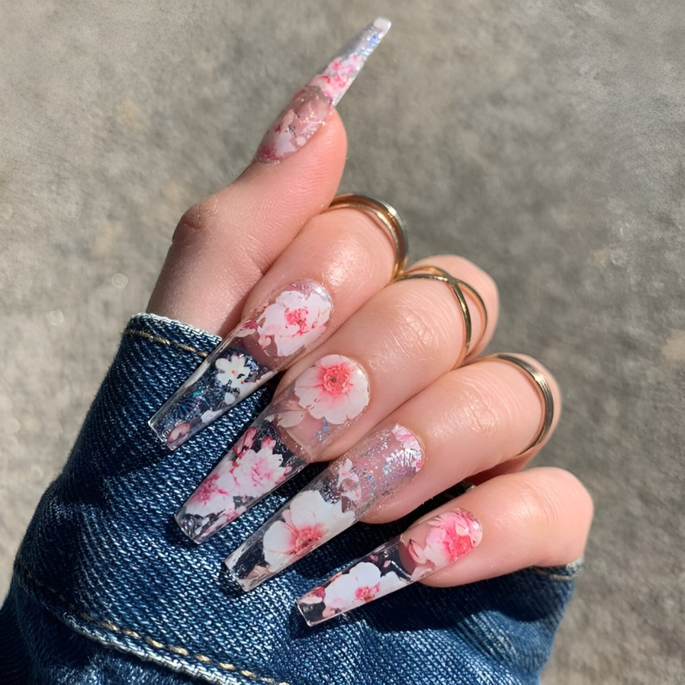 45 Feminine Nail Art Ideas To Turn Your Hands Into Flowers