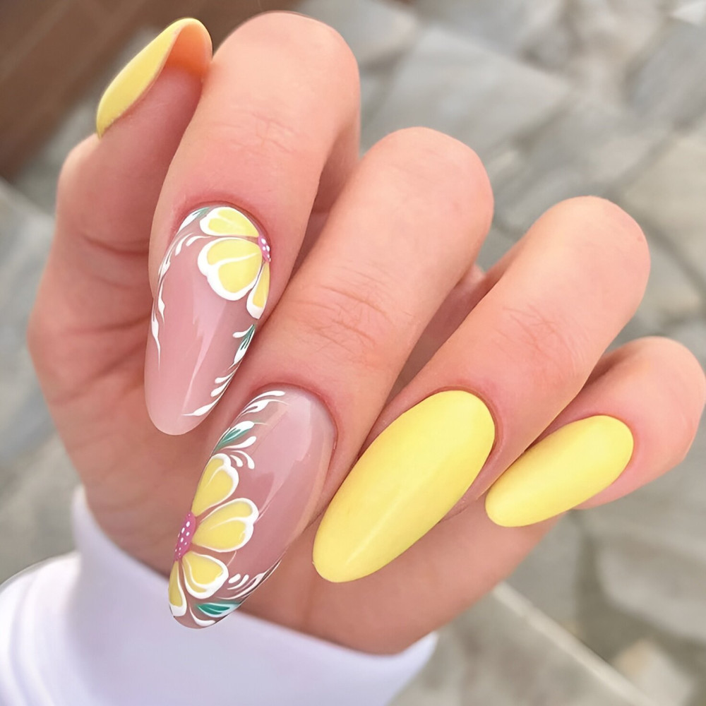 45 Feminine Nail Art Ideas To Turn Your Hands Into Flowers