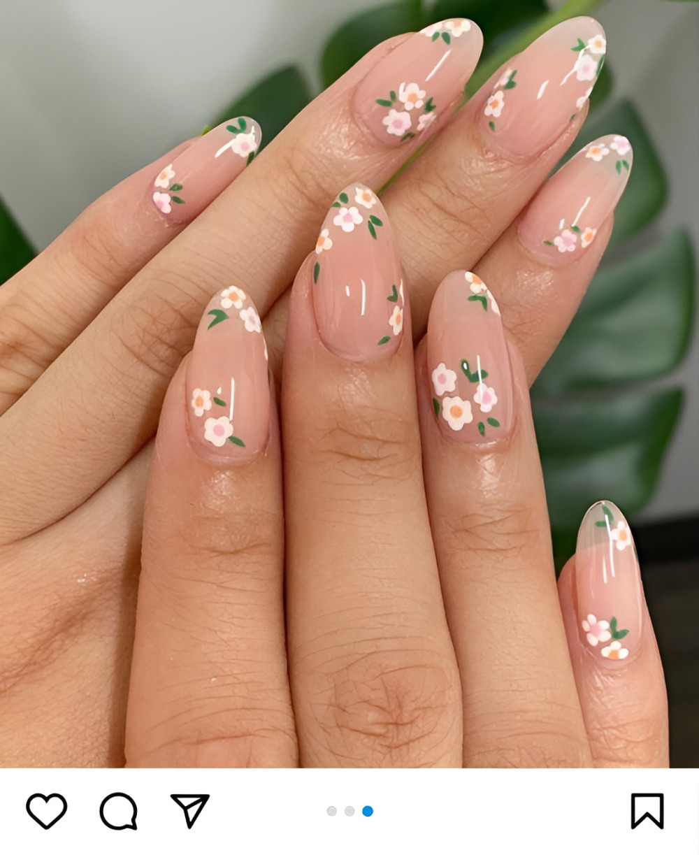 45 Feminine Nail Art Ideas To Turn Your Hands Into Flowers