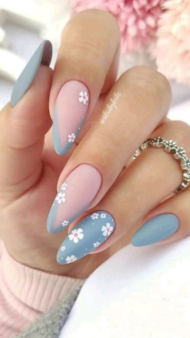 45 Feminine Nail Art Ideas To Turn Your Hands Into Flowers