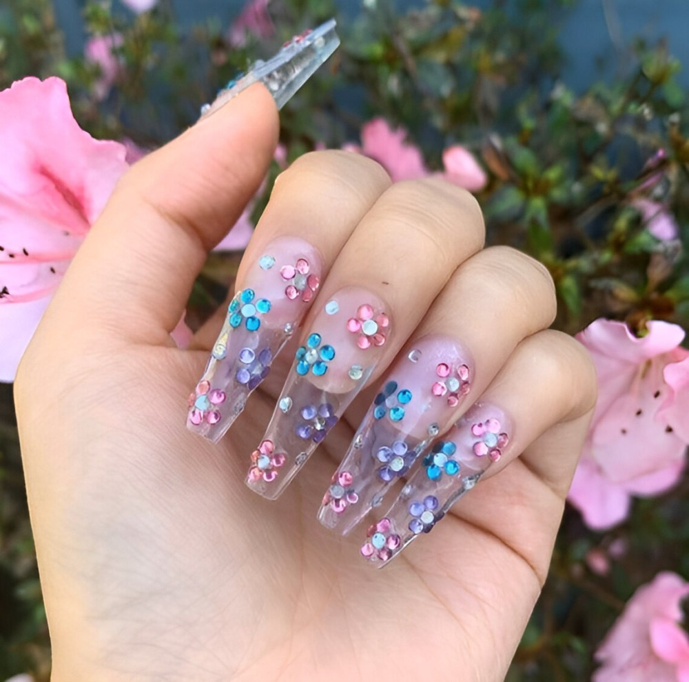 45 Feminine Nail Art Ideas To Turn Your Hands Into Flowers