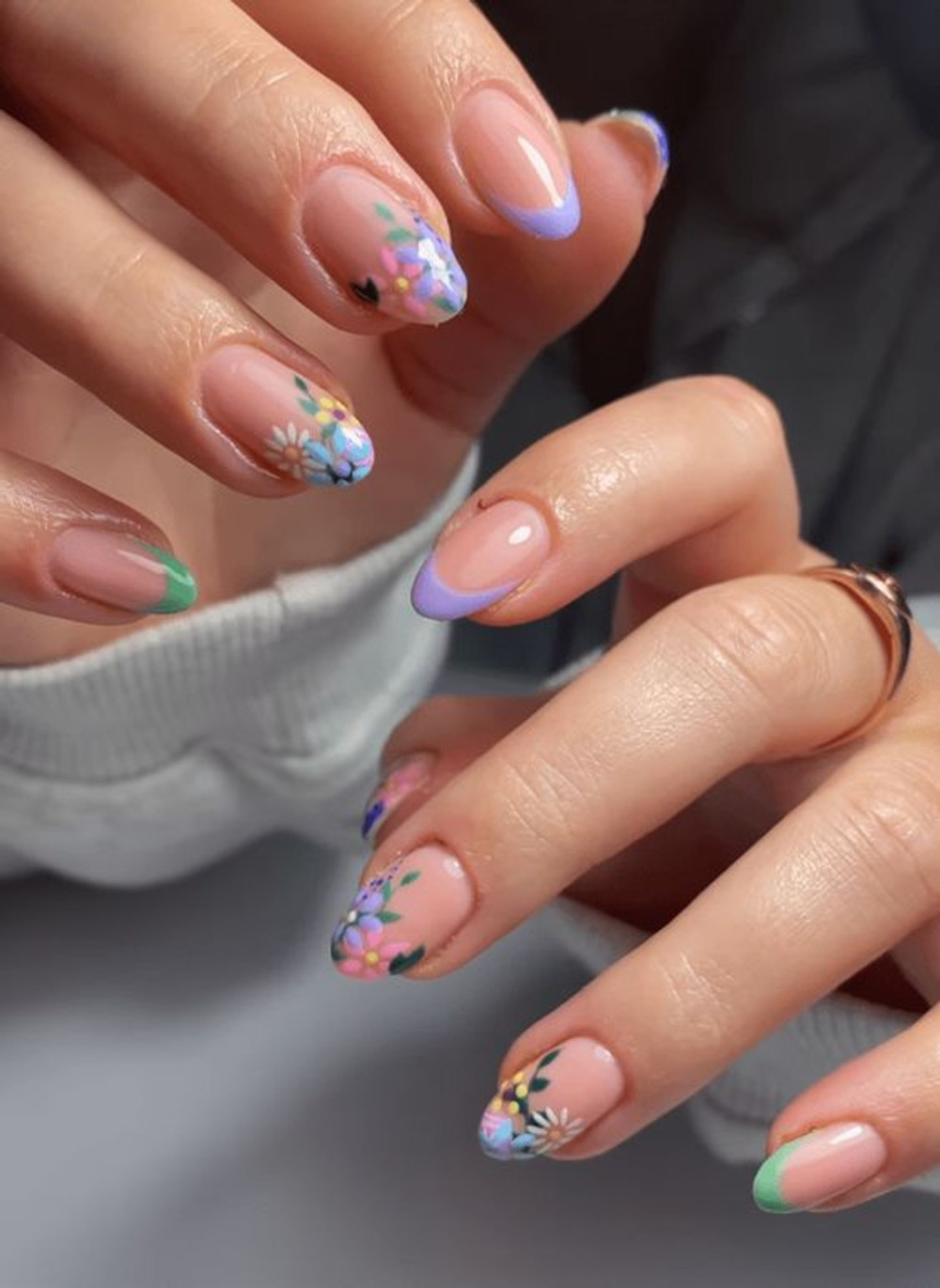 45 Feminine Nail Art Ideas To Turn Your Hands Into Flowers