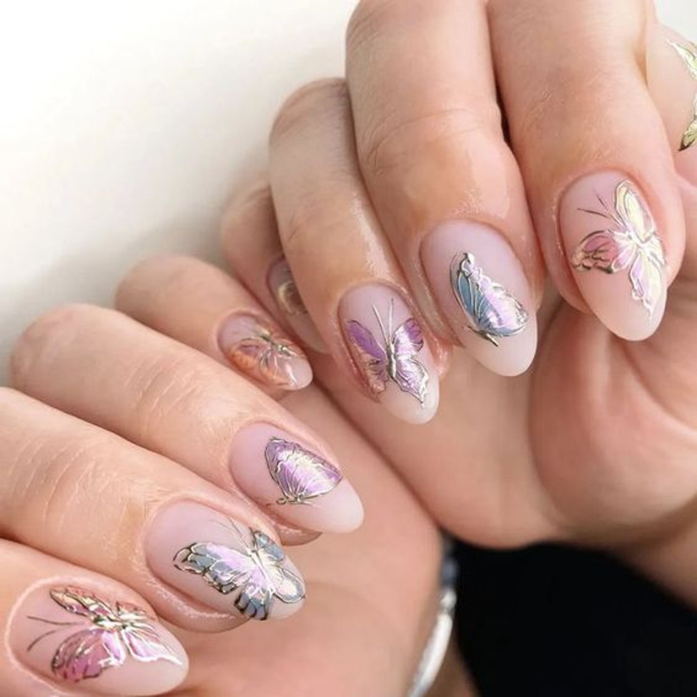 45 Feminine Nail Art Ideas To Turn Your Hands Into Flowers