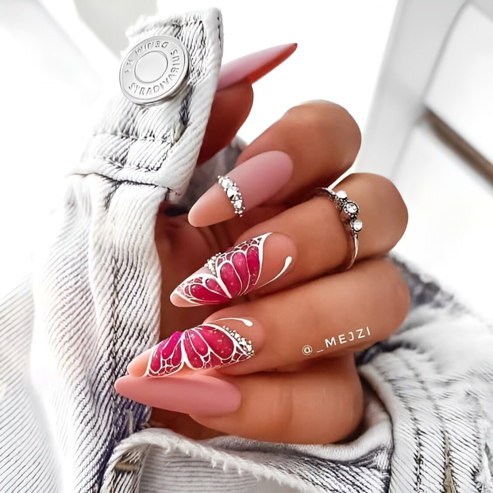 45 Feminine Nail Art Ideas To Turn Your Hands Into Flowers