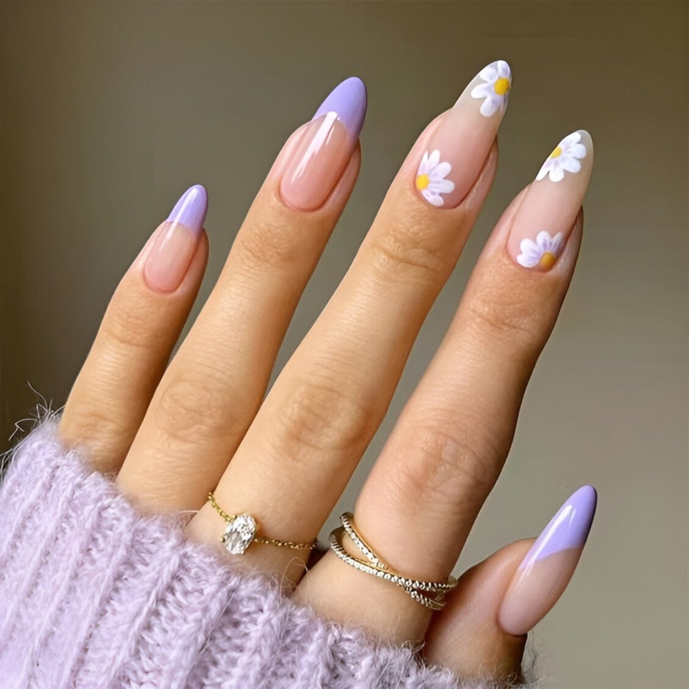 45 Feminine Nail Art Ideas To Turn Your Hands Into Flowers