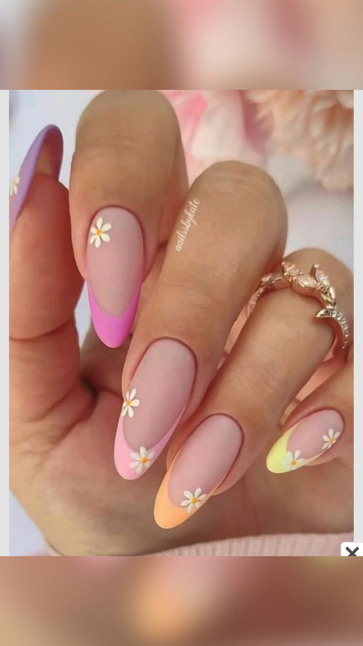 45 Feminine Nail Art Ideas To Turn Your Hands Into Flowers