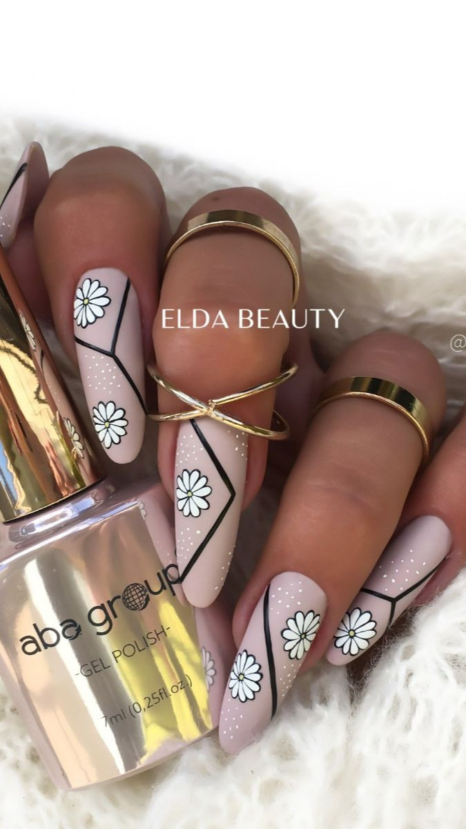 45 Feminine Nail Art Ideas To Turn Your Hands Into Flowers