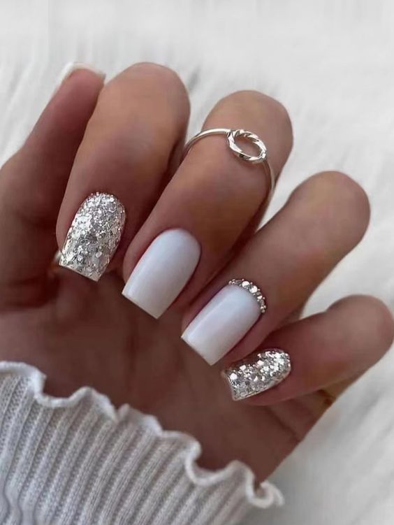 Discover 30 glamorous white nail designs that will make you the center of attention.