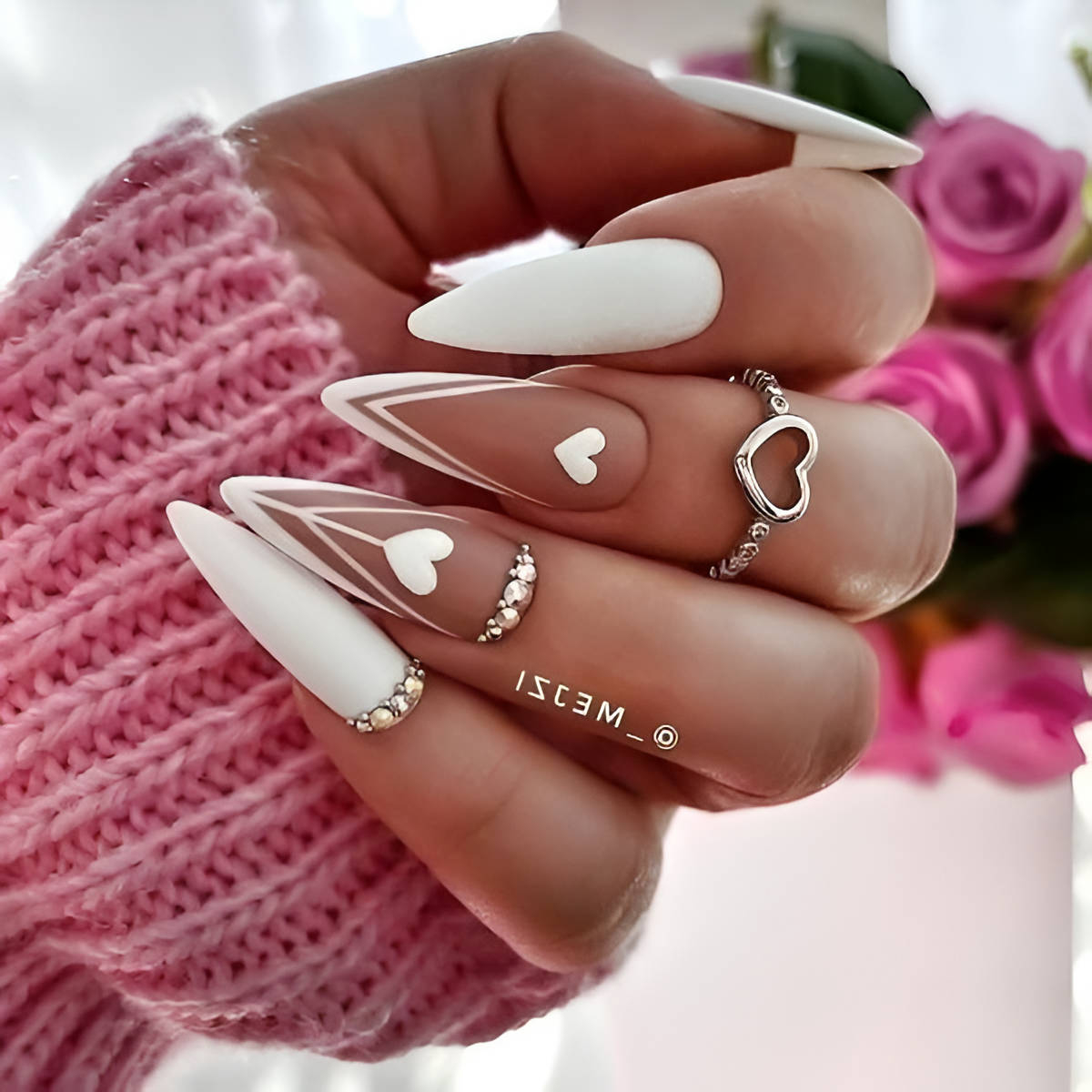 Discover 30 glamorous white nail designs that will make you the center of attention.