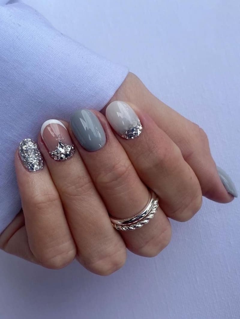 "30 Chic and Stylish Gray паіɩ Designs for an Elegant Look"