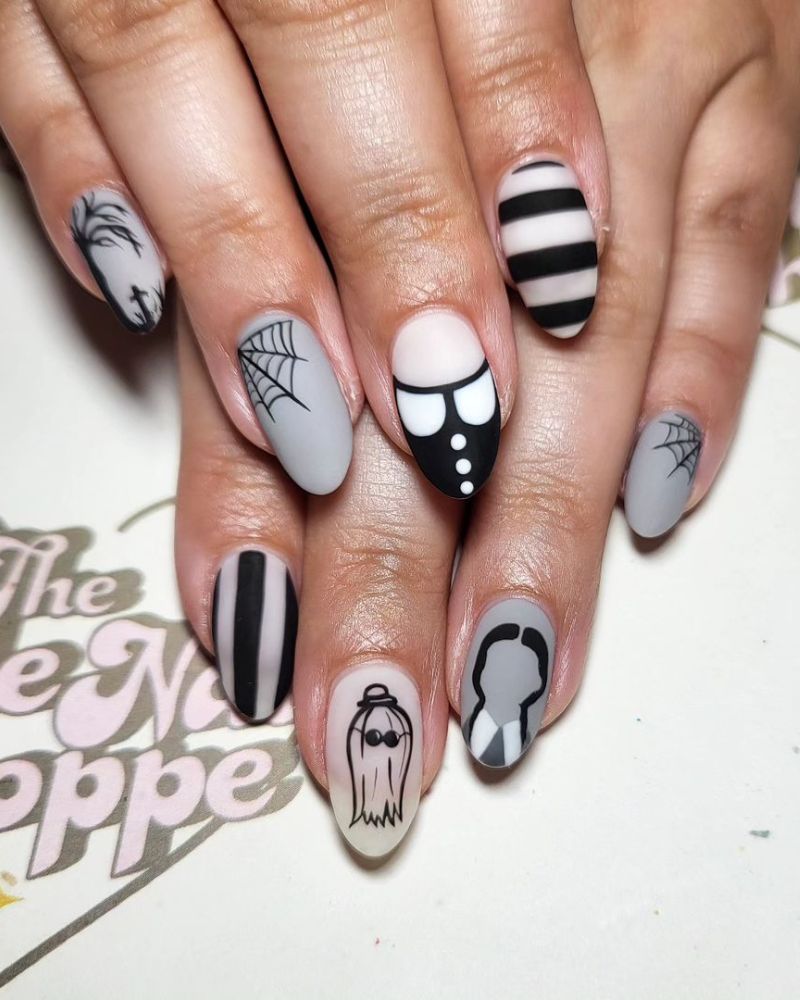 25+ Cute Halloween Nail Art Ideas for a Bootiful Manicure Page 5